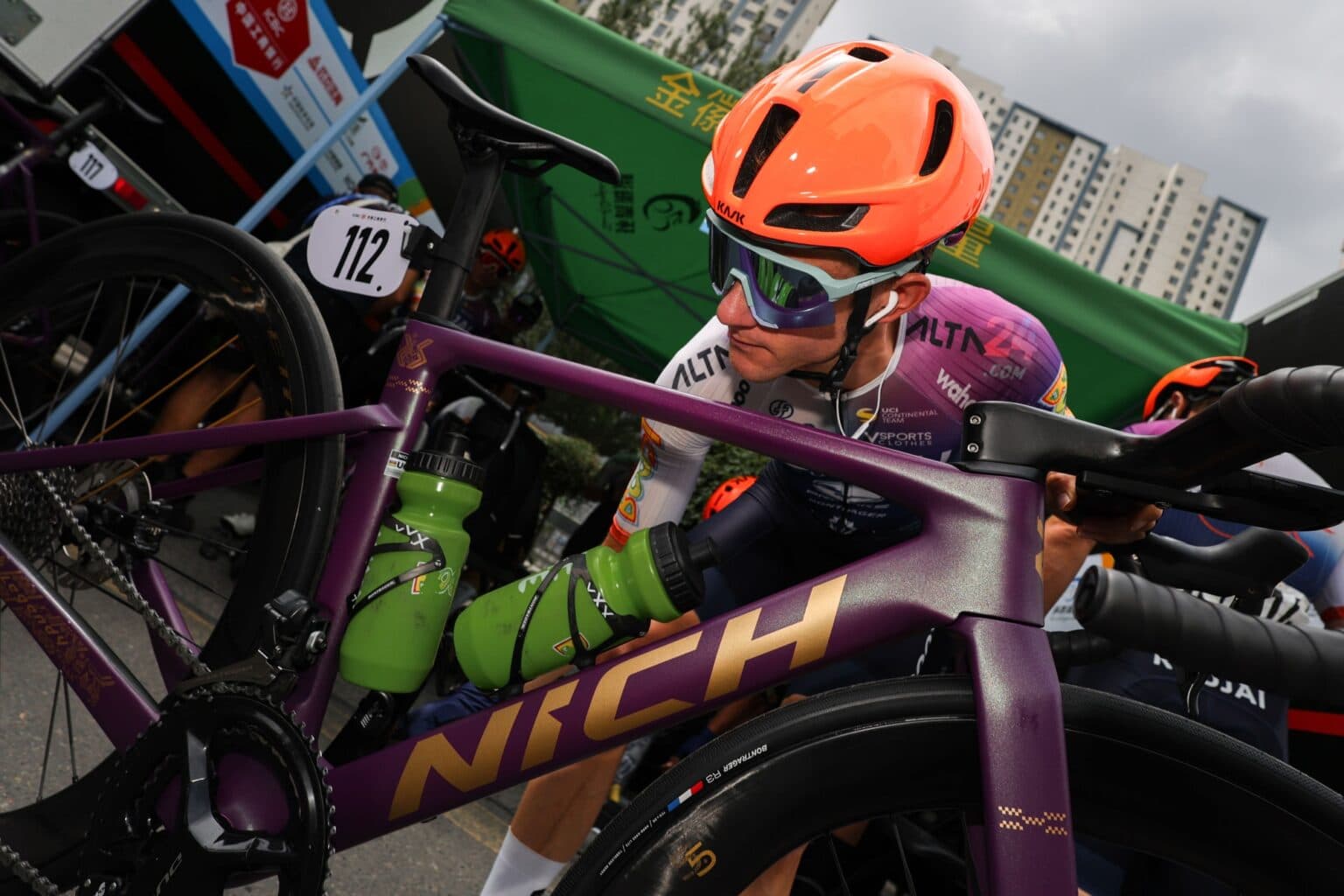 NICH LEGEND 4 in action — riding shot 4