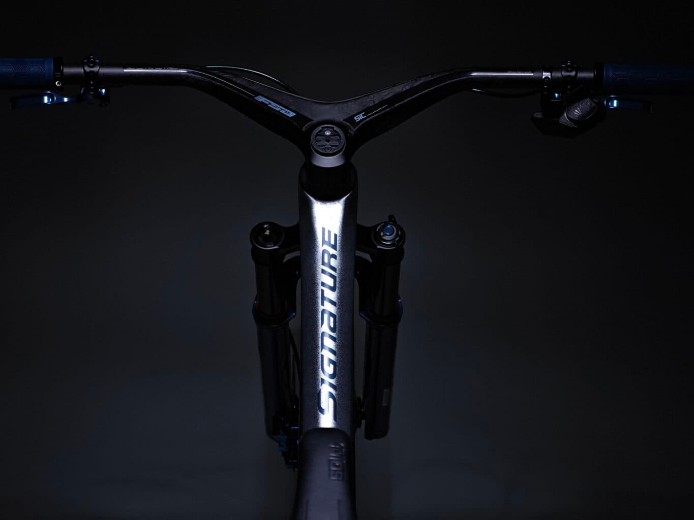 NICH SIGNATURE — Featherweight Carbon Performance